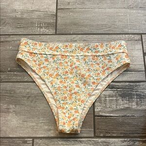 NWT Billabong swim bottoms